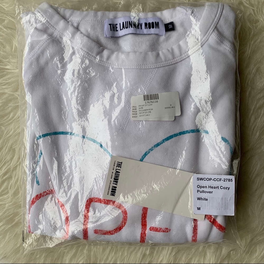 The Laundry Room white Open Heart Sweatshirt Small - Picture 11 of 13